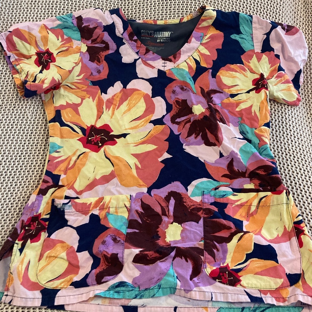 *Greys Anatomy* Scrub top